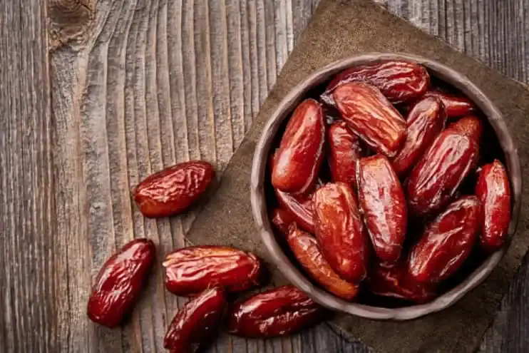 fresh dates fruit